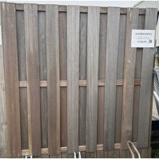 RESTPARTIJ Tuinscherm 15-planks hardhout 180 x 180 cm showmodel RESTPARTIJ Tuinscherm 15-planks hardhout 180 x 180 cm showmodel